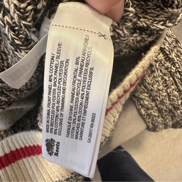 Roots Cabin Grey Knit Pullover Crewneck Sweater Size Small Women’s - Picture 11 of 11